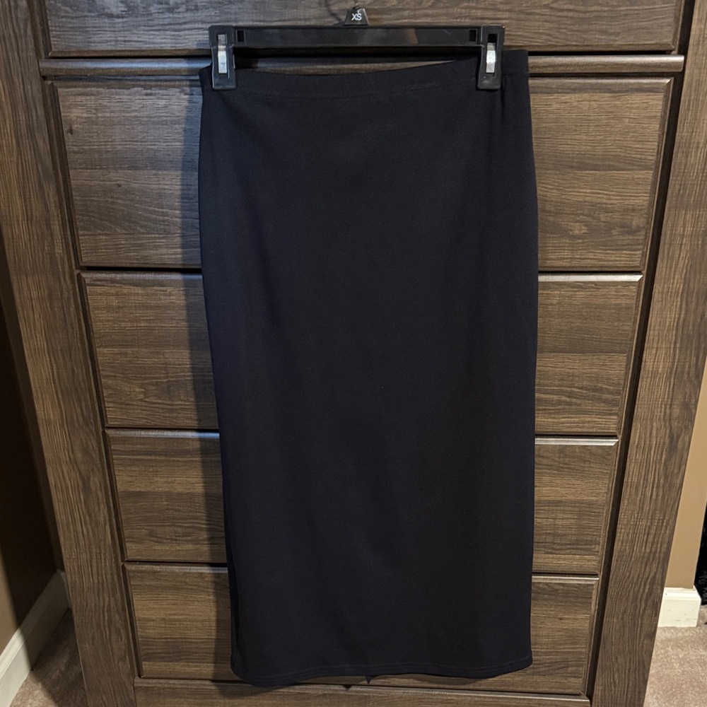 Chic Black Midi Skirt for Women